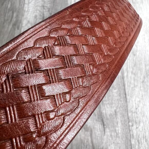 Vintage Leather Brown Embossed Western Cowboy Belt Cabela's Size 40 - Picture 10 of 10